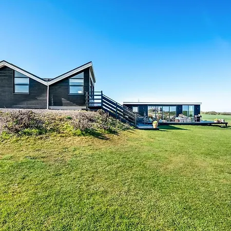 Two-bedroom In Semesterbostad *